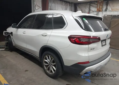 2021 BMW X5 Phev xDrive45E z USA, uszkodzony, nr VIN 5UXTA6C00M9D71817